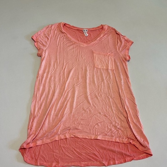 5/ $25 CABLE & Gauge Pink soft v-neck high low top M - Picture 2 of 4
